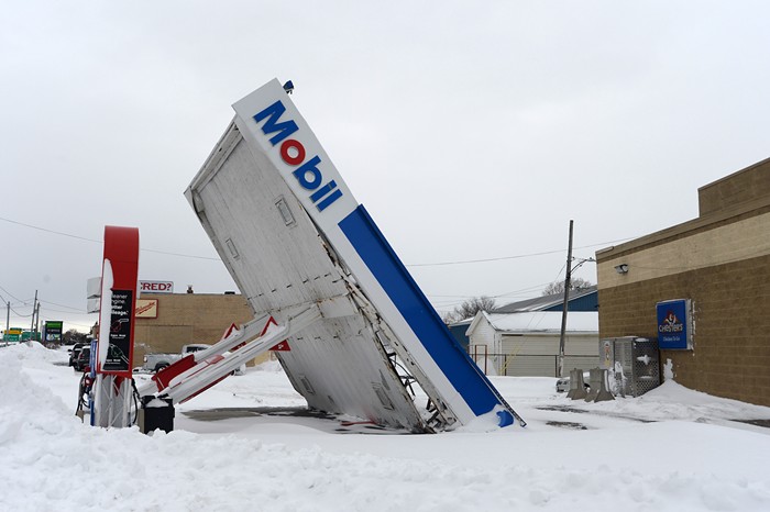 Good Morning, News: Deadly Winter Storm Buries Buffalo Under 52 Inches of Snow, Pacific Northwest Braces for 